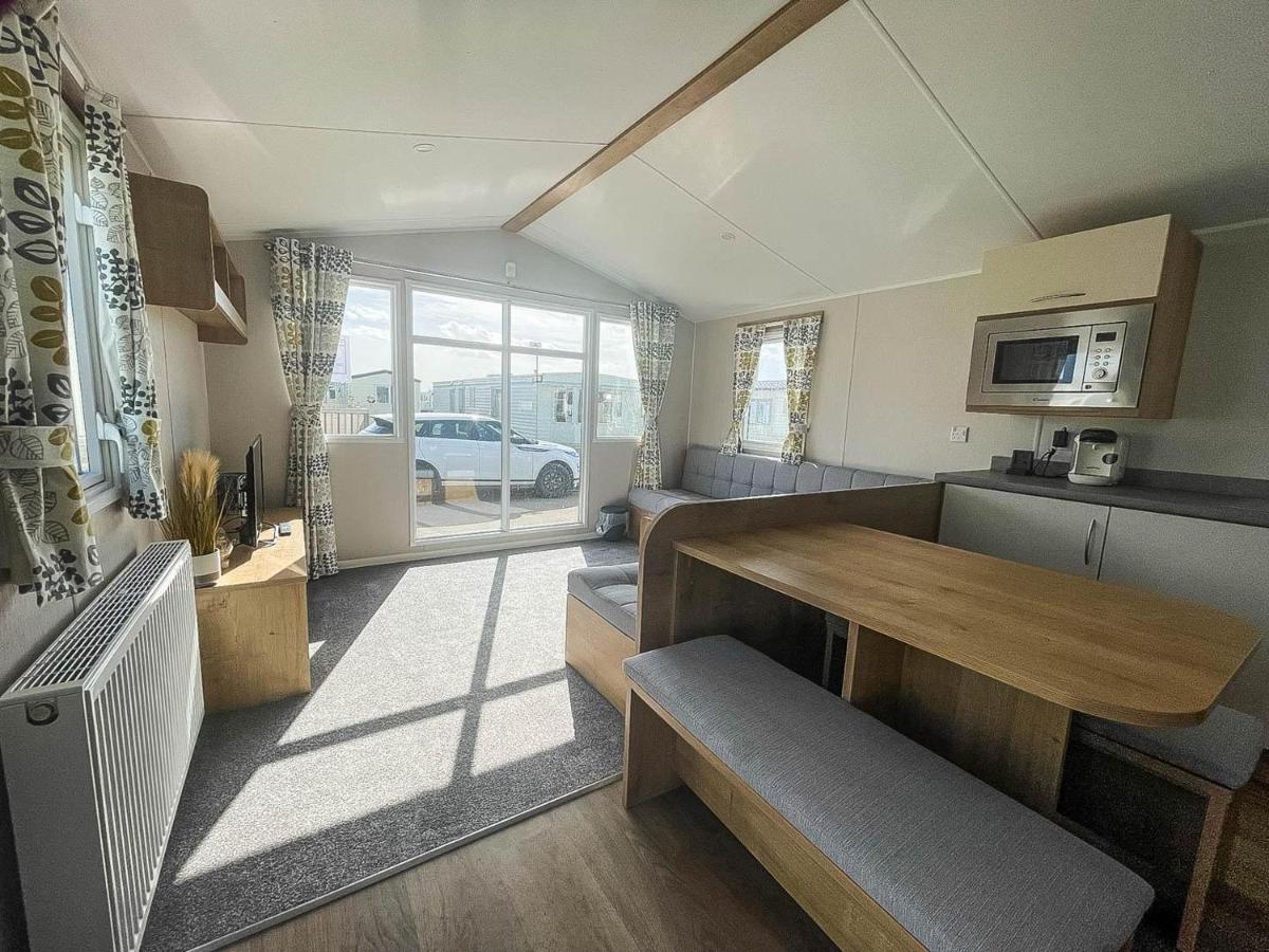 Lovely 8 Berth Caravan For Hire At Barmston Beach Holiday Park Ref 62002O Hotel Lund Exterior photo