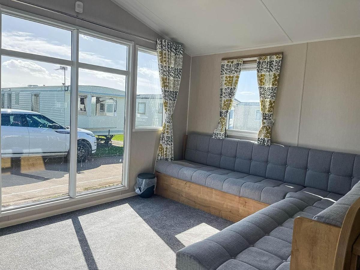 Lovely 8 Berth Caravan For Hire At Barmston Beach Holiday Park Ref 62002O Hotel Lund Exterior photo