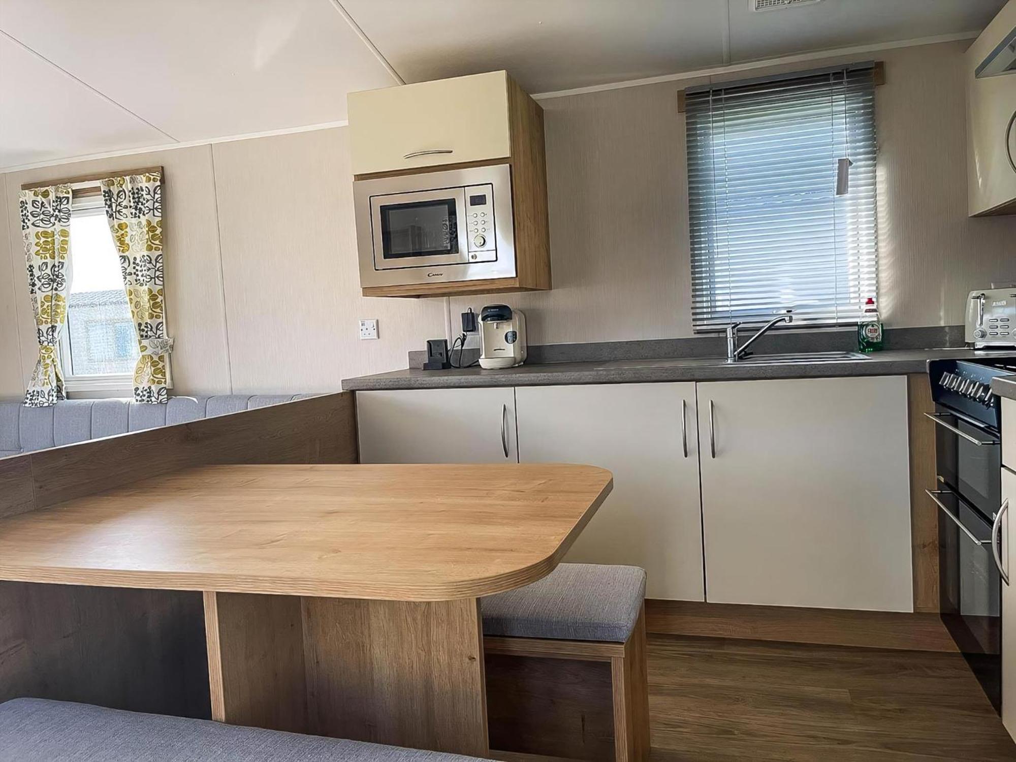 Lovely 8 Berth Caravan For Hire At Barmston Beach Holiday Park Ref 62002O Hotel Lund Exterior photo