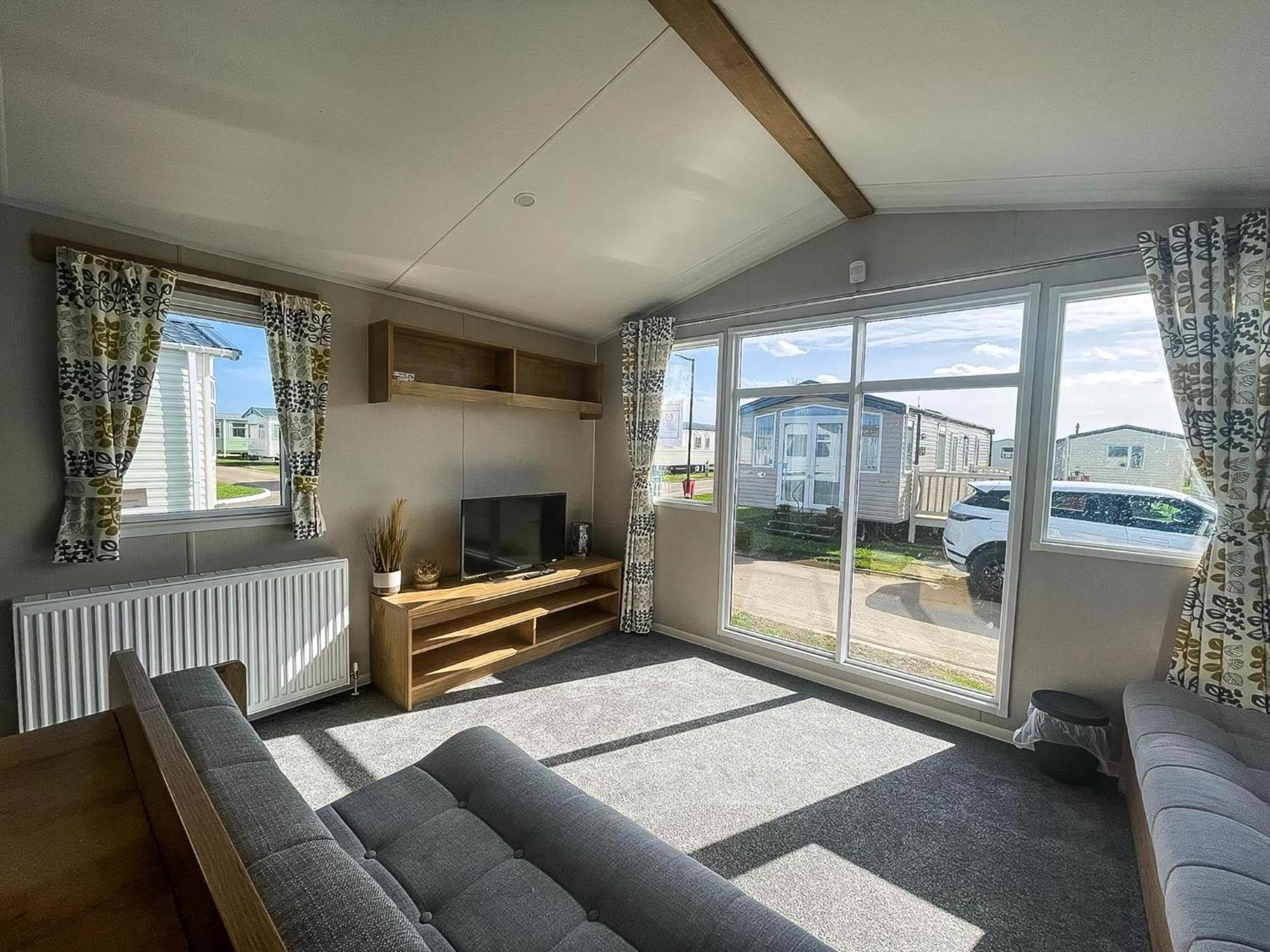 Lovely 8 Berth Caravan For Hire At Barmston Beach Holiday Park Ref 62002O Hotel Lund Exterior photo